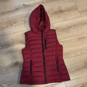 Puffy vest with hood